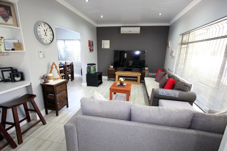 4 Bedroom Property for Sale in Naudeville Free State